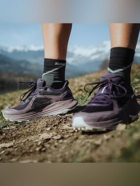 Salomon Ultra Flow GTX trail running shoes  size 10